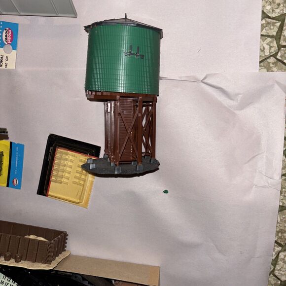 Model Train HO Bldgs Water Tower A Lot Of Track Transformer Small Accents As Is - Picture 4 of 16